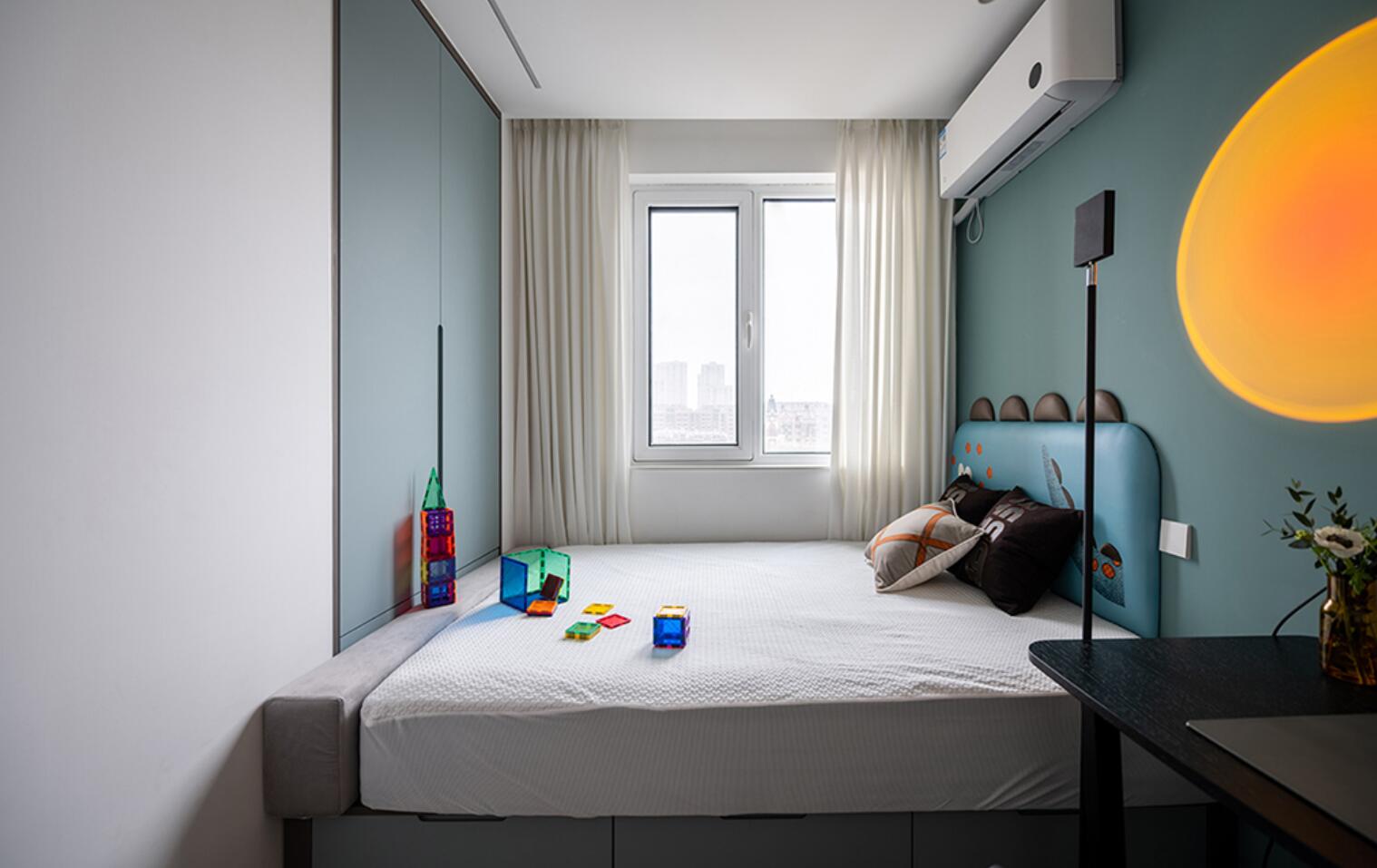 110㎡的户型，餐厅却只有巴掌大，她以逆向思维改造后，超舒适