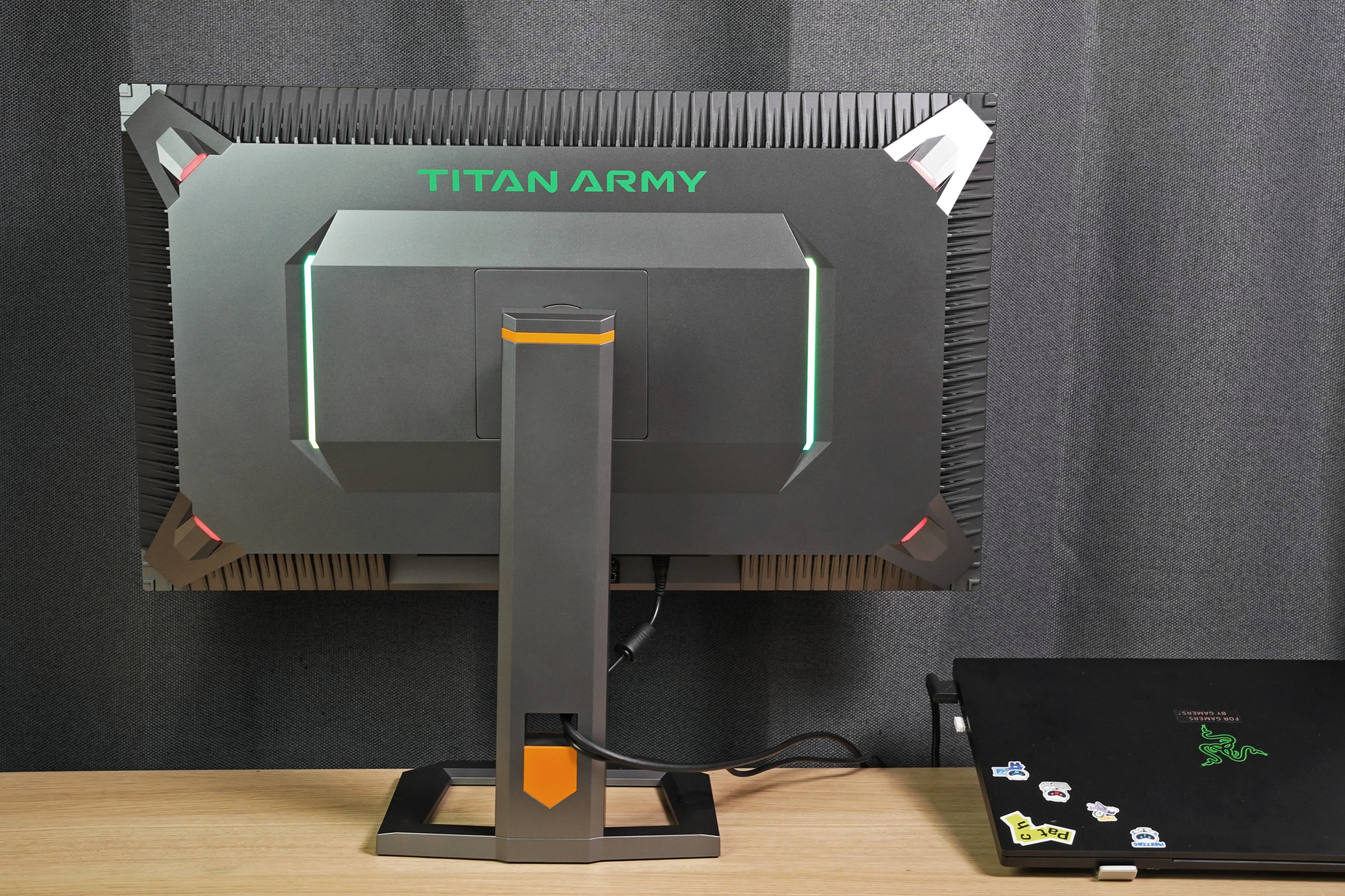 把Mini LED价格打下来，泰坦军团这款显示器新品太卷了