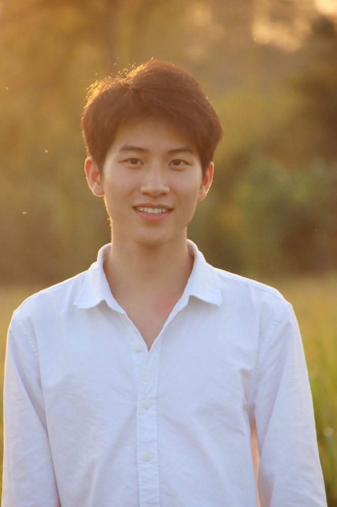 广西23岁穷小伙，3岁被母亲抛弃，大学毕业后回到农村教书，图啥