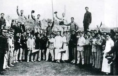 1930年山东小伙高考作文只写28个字,数学交白卷,校长看后录取了他