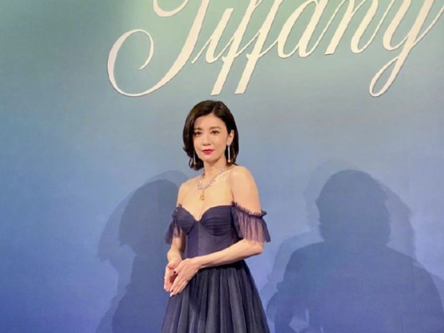 贾静雯回应被老公催四胎，直言生三个已经很棒，赞大S再婚有勇气