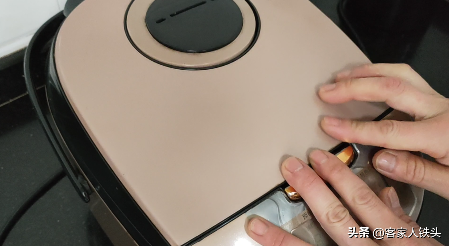 广式叉烧为什么那么香？原来做法这么简单，一打开盖，肚子都饿了