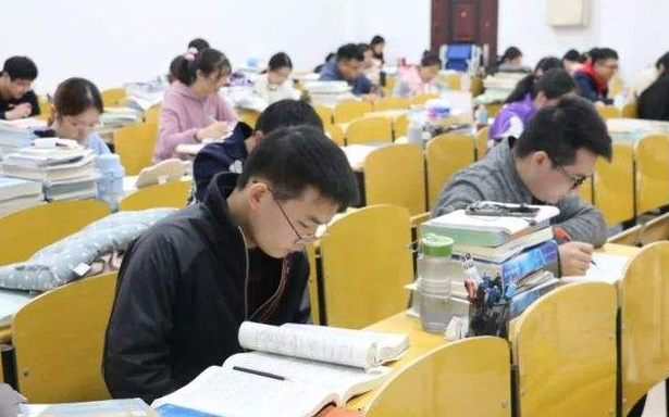 本科生和研究生的区别，4张图为你诠释真相，简直不要太真实