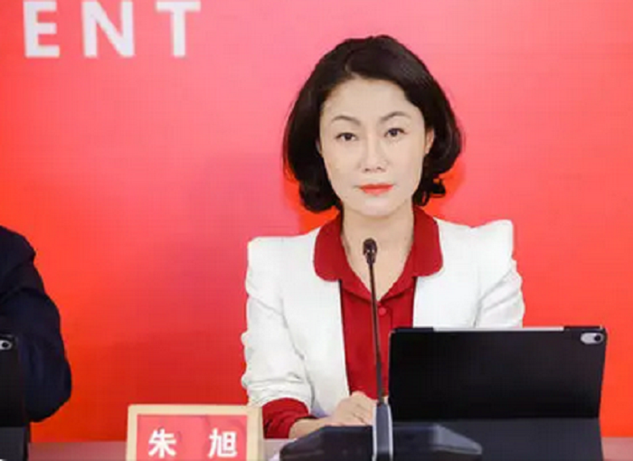 朱旭：2016年进万科，年薪849万，年终奖1000万，如今已成副总裁