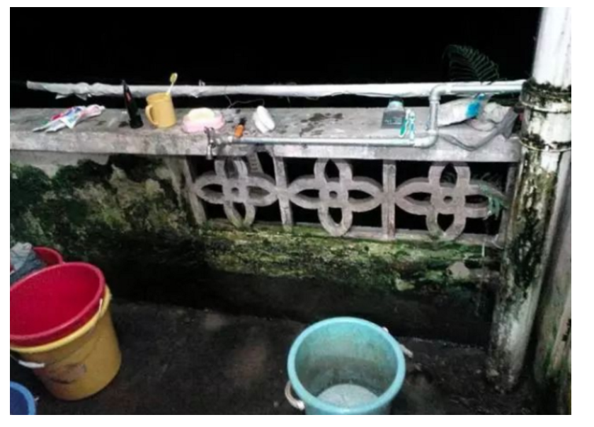 大学“最穷酸宿舍”排名，红砖房+空中吊床+24人间，学生看呆了