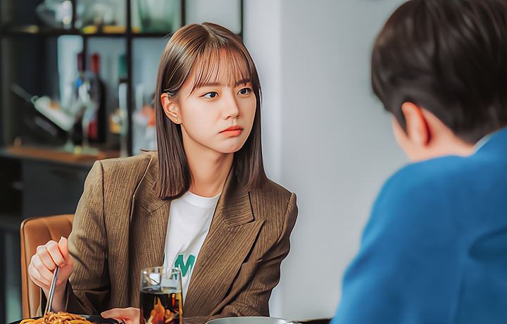 处于婚外感情中的男女，往往会因为深陷两个误区，而过的并不快乐