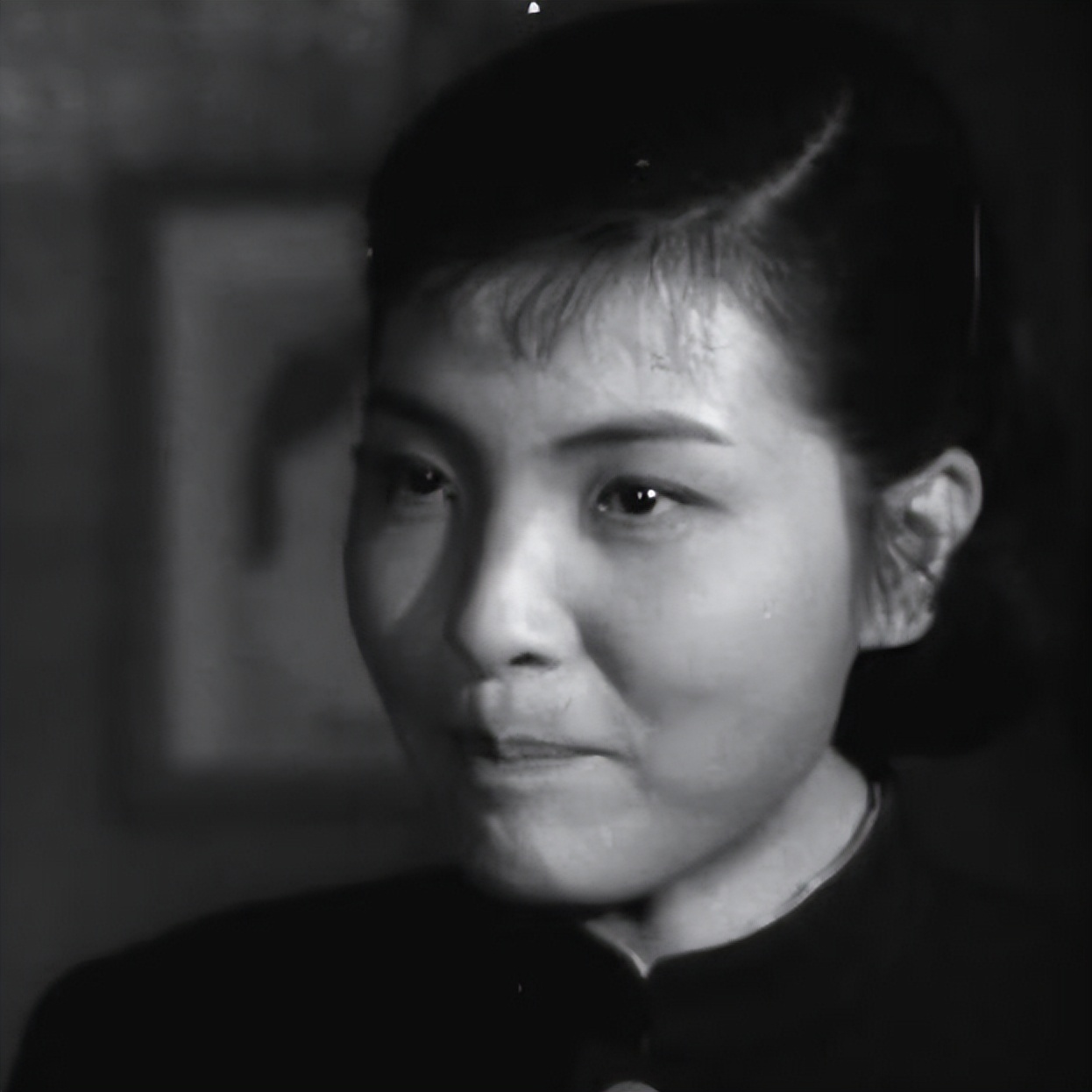 91岁刘姥姥沙玉华罕见露面，皮肤松弛脸型变样，脖子上挂大串珍珠