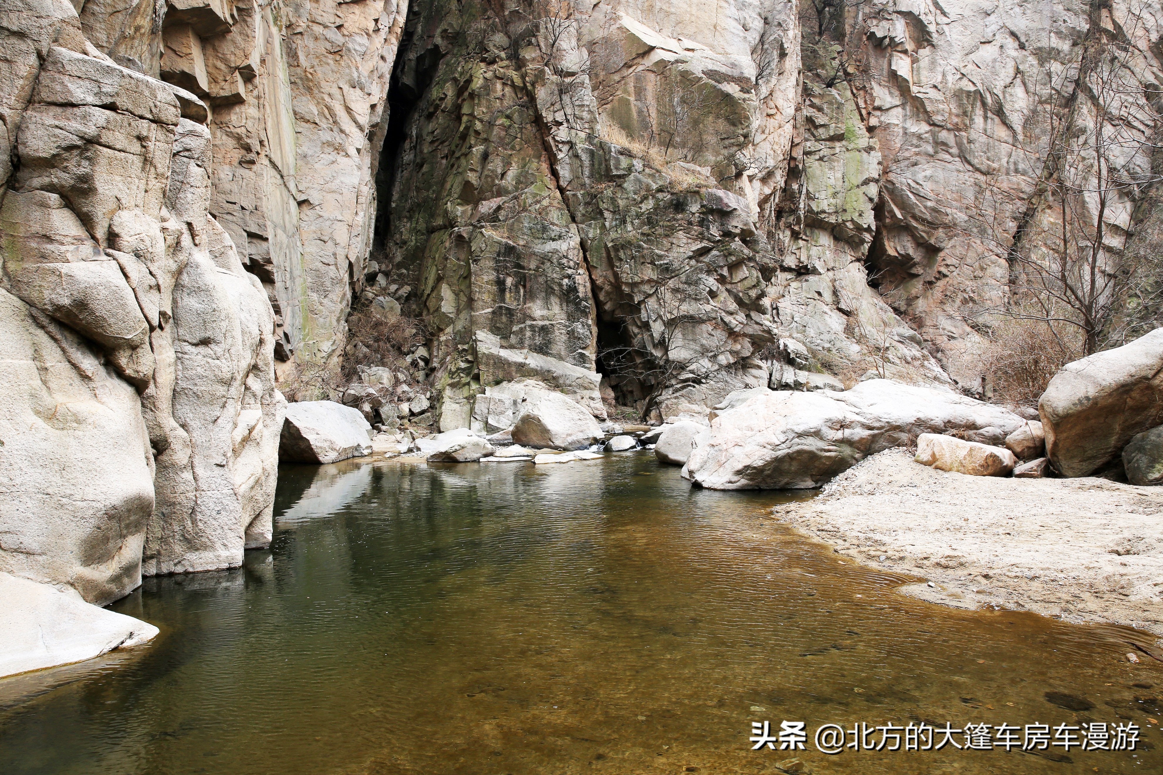 走过北京春天最美的盘山公路去那山桃花盛开的地方——龙泉峪长城