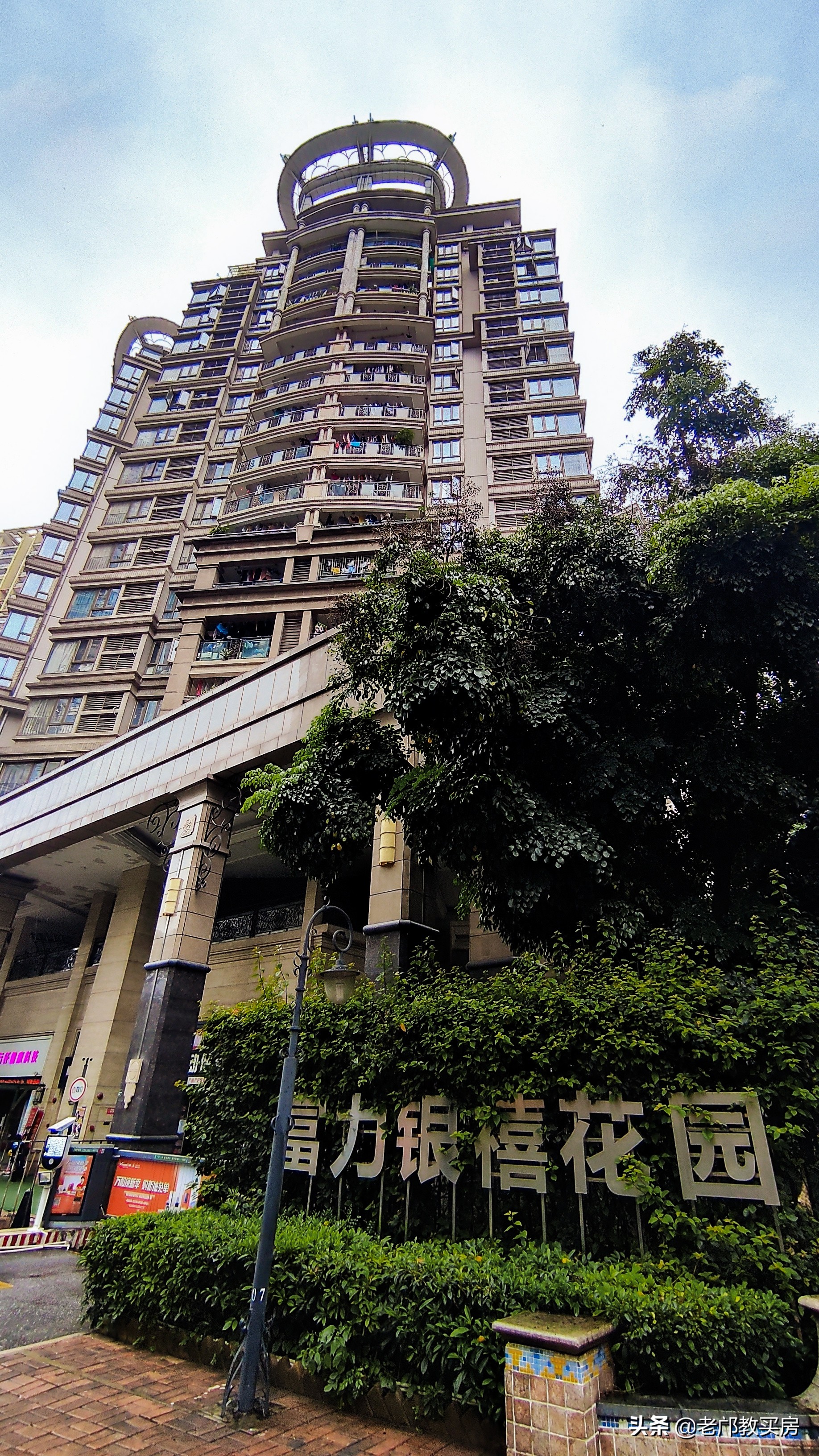 落寞的滨江东依然是老广的白月光，崛起的琶洲CBD能否带动它？