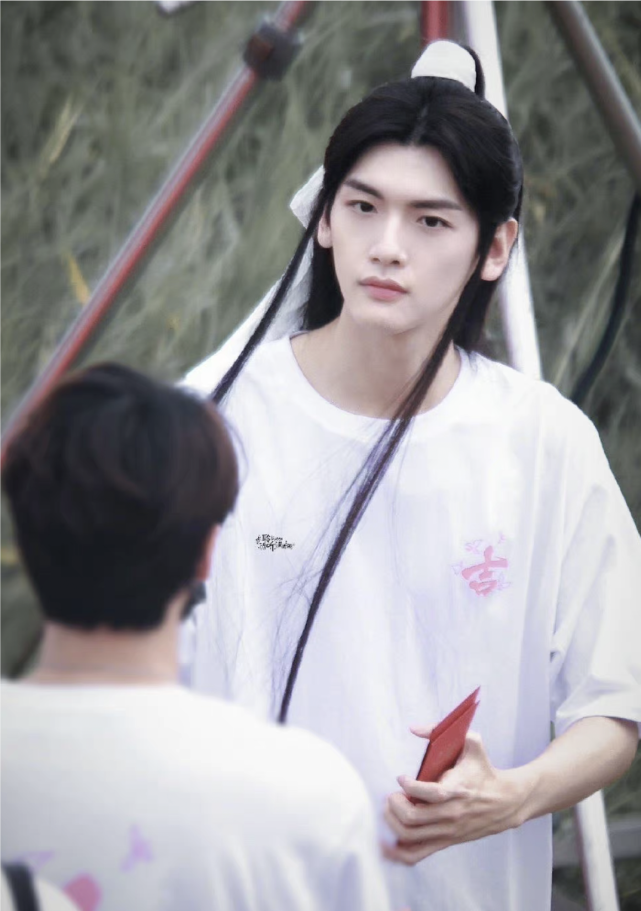 《天官赐福》爆出真人版路透，那么男主有花城和谢怜的感觉吗？