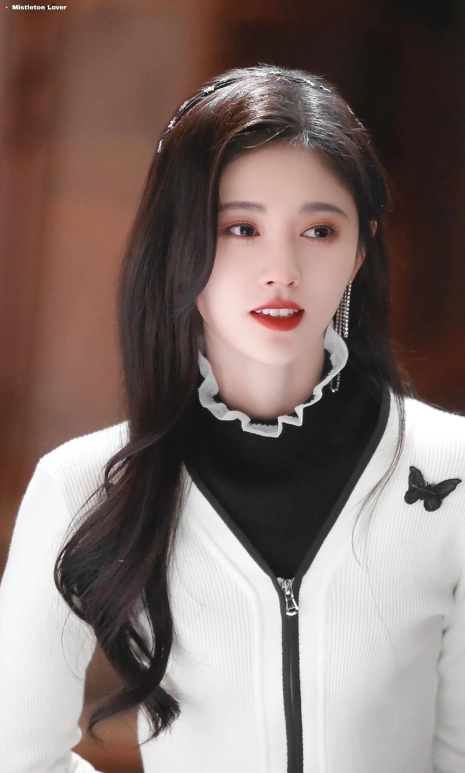 精美图集｜鞠婧祎造型大赏