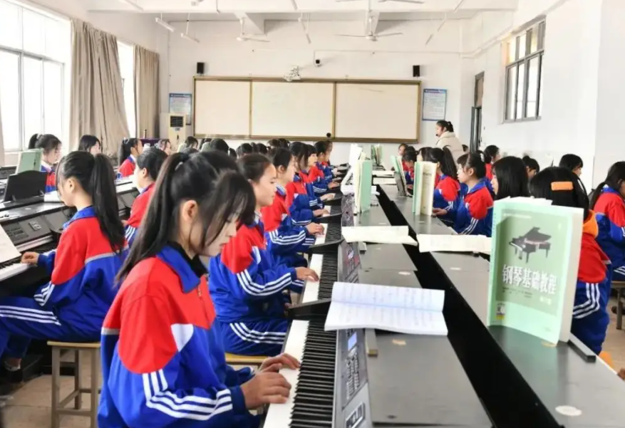 一高校女生宿舍被征用，“贴身衣物”被翻出，当事人竟是学生