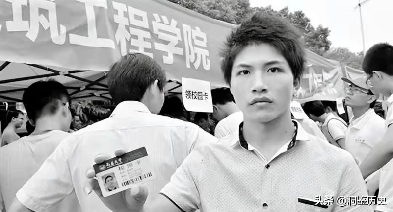 8年前江西两位“夺刀少年”因救全车人错过高考，如今怎么样了？