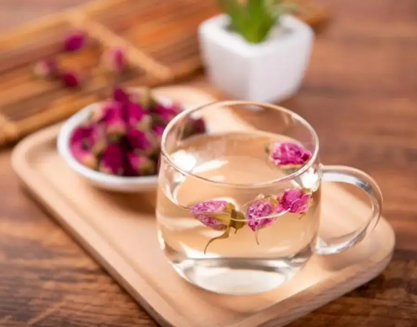 一天当中,睡眠占据了三分之一的时间,帮助我们消除疲劳,养精蓄锐.