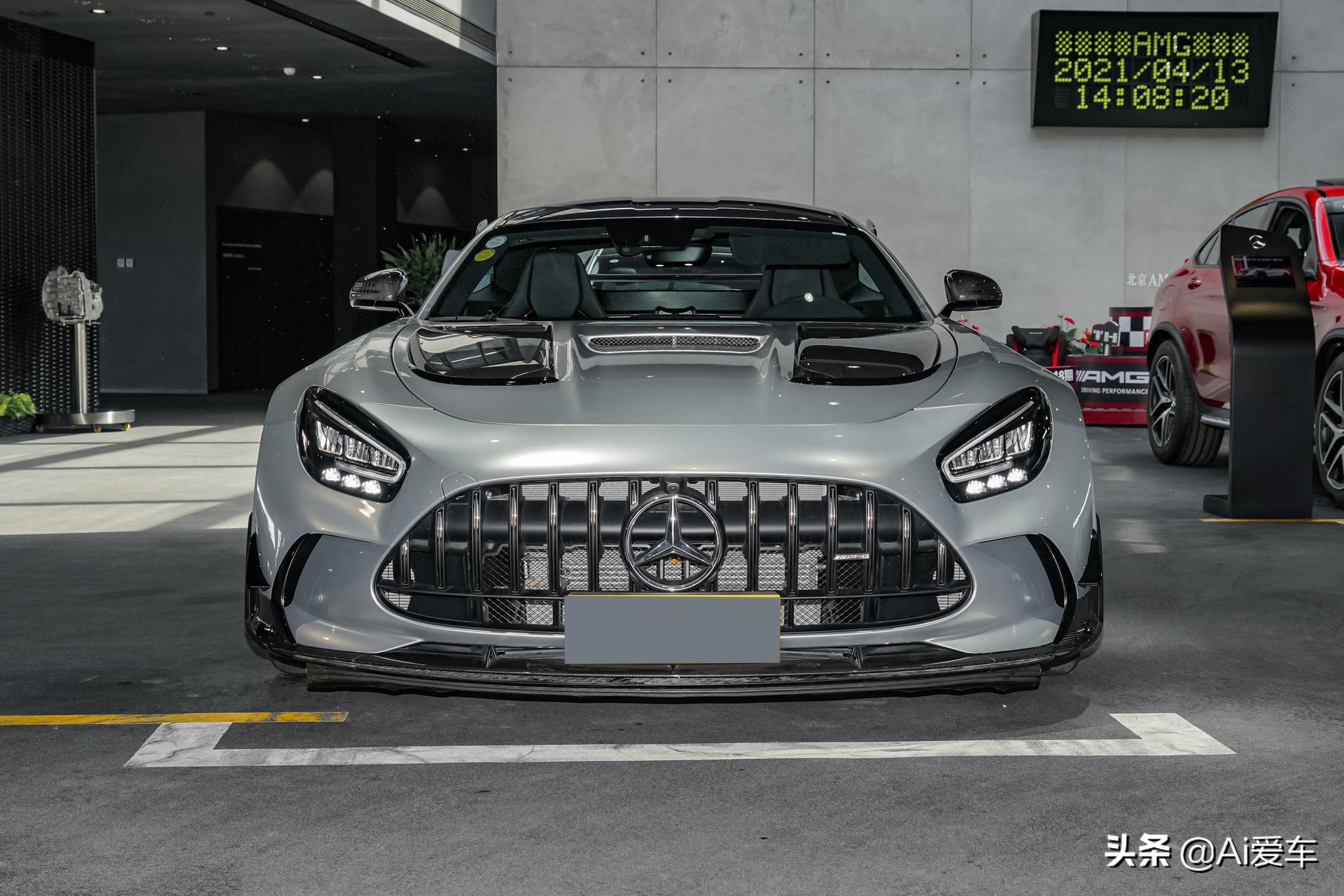 730马力破百3.2S，德系进口豪华2门2座硬顶大跑车，实拍奔驰AMG GT
