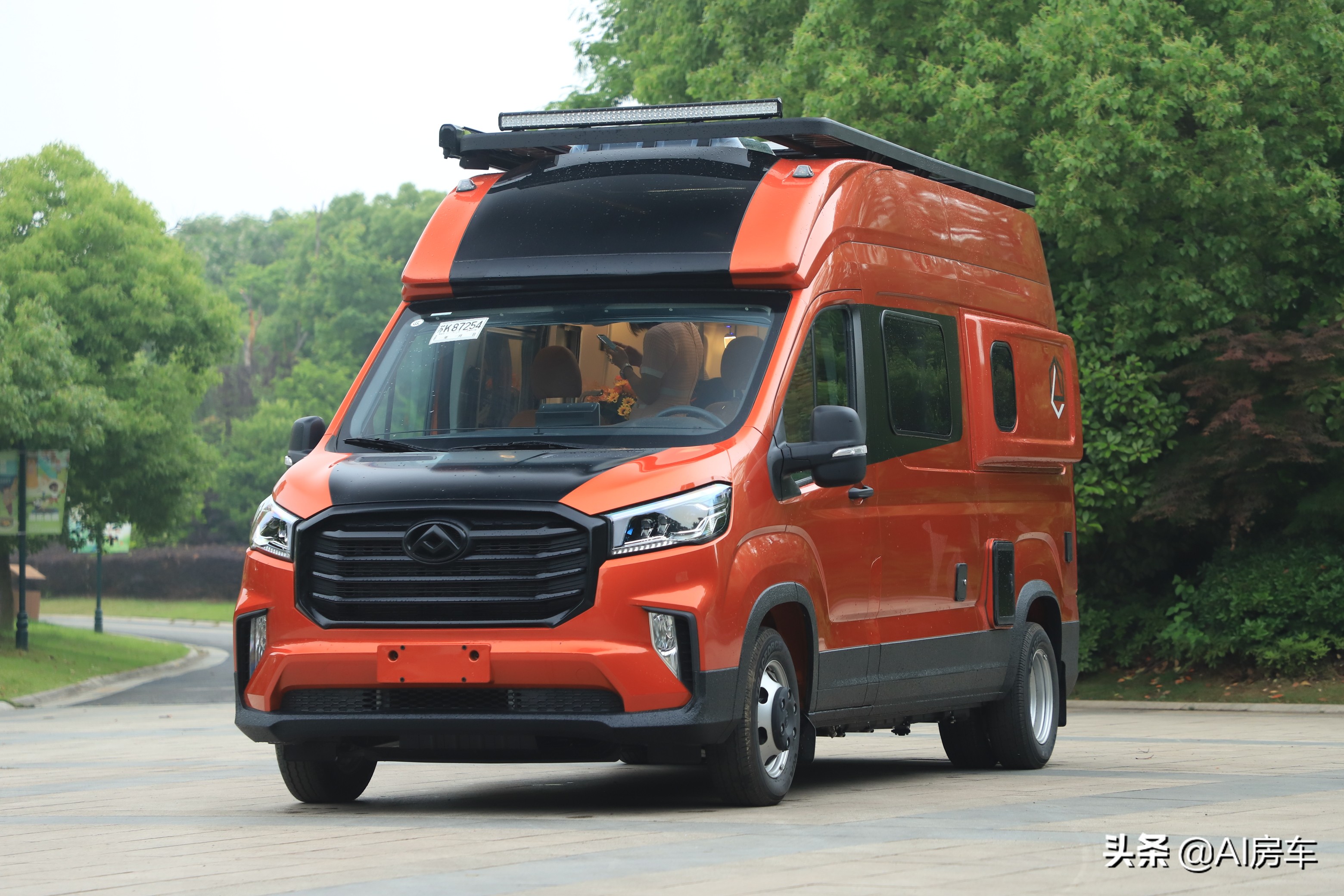 适合35岁以上男人开的奇瑞房车!有范有面很前卫,省油好开续航高