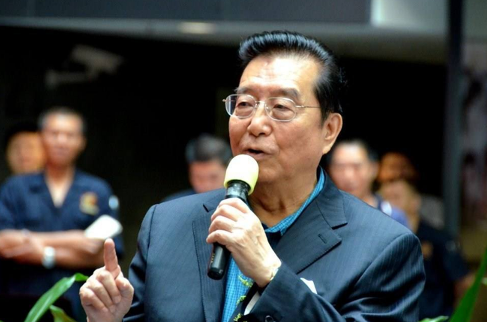 李天一书法曝光，专家大赞不已，网友：是个人才，就怪父母太溺爱