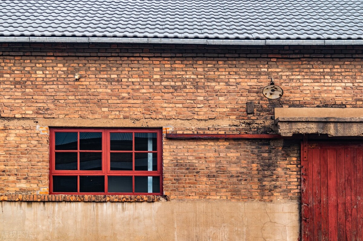若进入已无人居住的待拆迁房盗窃，是否属于入户盗窃？