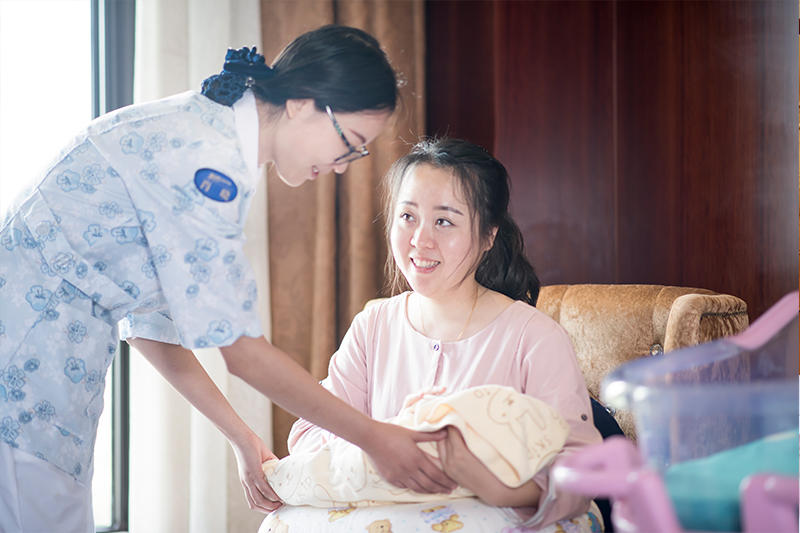 产后坐月子，妈妈牢记三个关键词，产后身体和身材恢复更快