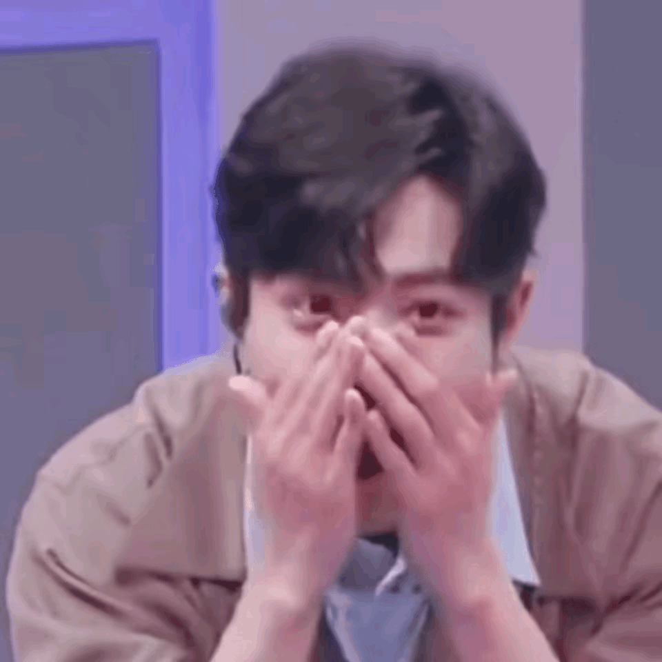 肖战各种深入人心的笑容，尤其是害羞时的笑，看不够啊