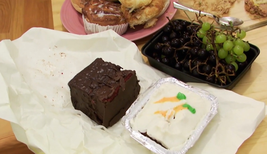 哈佛毕业女白领：20年不买内衣，厕纸晾干重复用，在纽约买套房