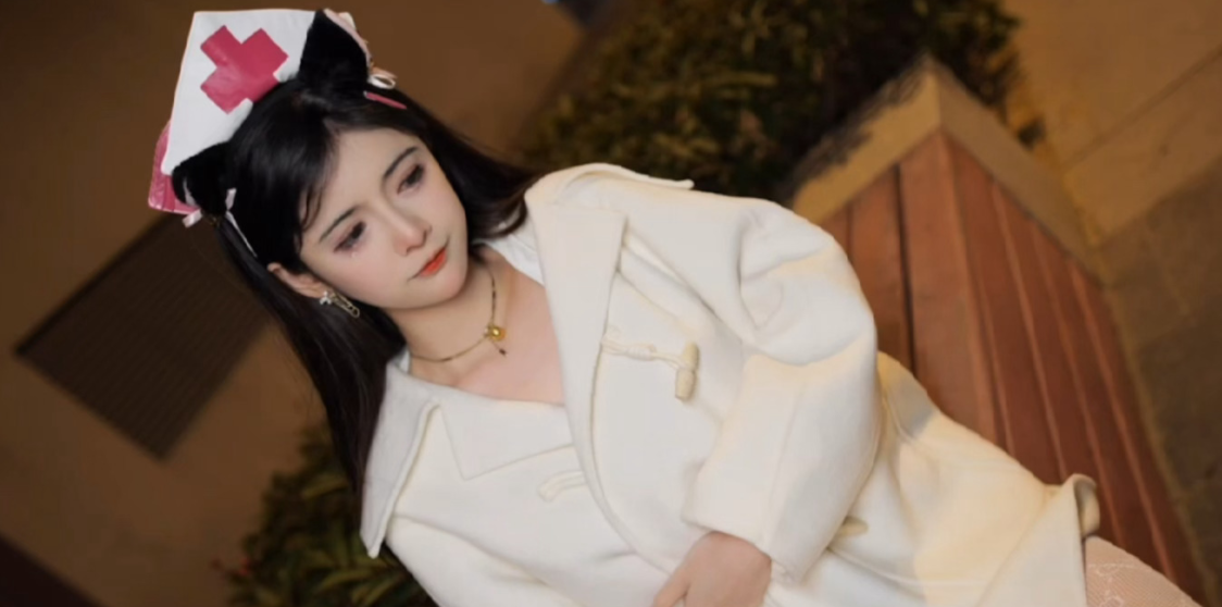狗头萝莉放弃COSER？转行做起了美妆博主！