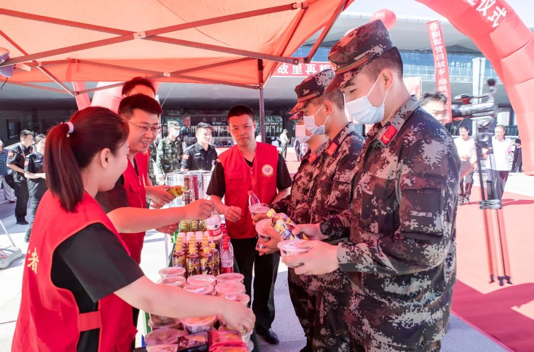 线上展览|“喜迎二十大 永远跟党走”庆祝“八一”建军节摄影作品线上展览