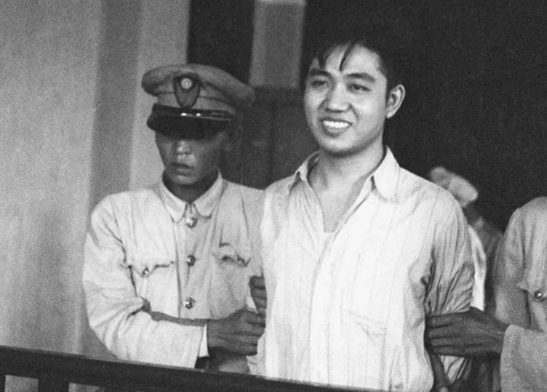 1948年一位年轻人被判死刑，没有丝毫畏惧反而面带微笑，是为何？
