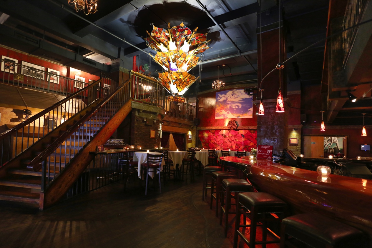 美国万人迷男星被多名女性指控性侵！家暴模特女友，30年恶行