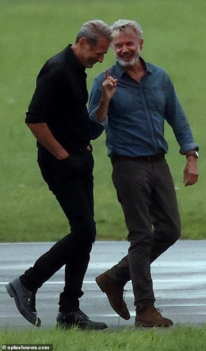 《侏罗纪》马尔科姆博士从年轻帅到老，如今满头白发依然超迷人