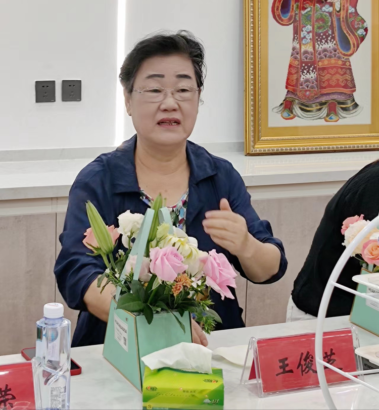 "多爱烘焙"负责人李金燕分享了她的创业历程.