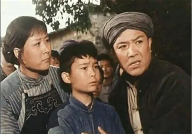 《闪闪的红星》便是围绕潘冬子的成长来讲述的革命故事,所以对演员的