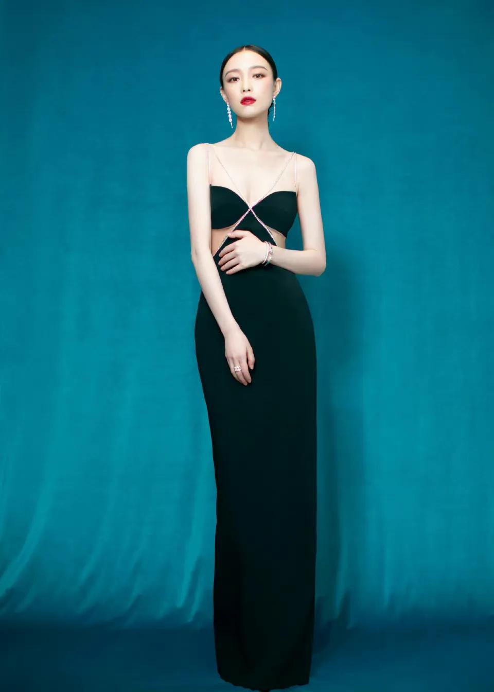 高级的是五颜六色的幕布吗？不 是倪妮