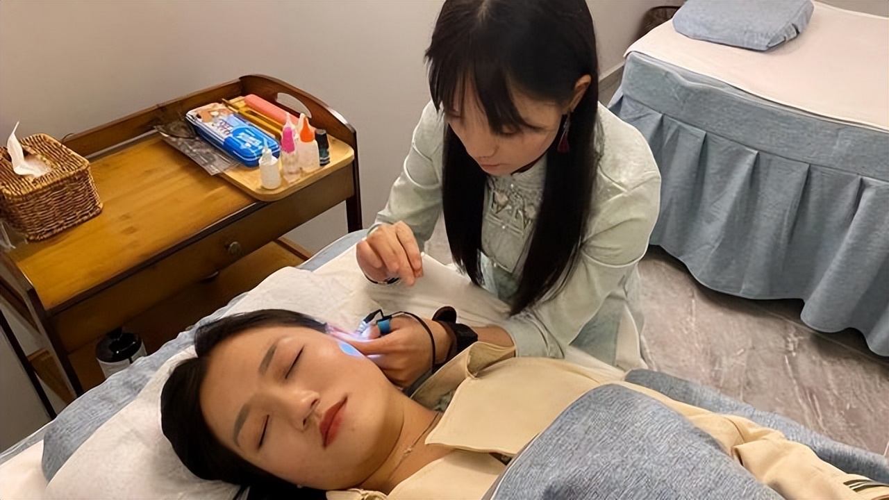 耳朵里面經常癢，卻啥也掏不出來？這是為什么？醫生揭曉答案