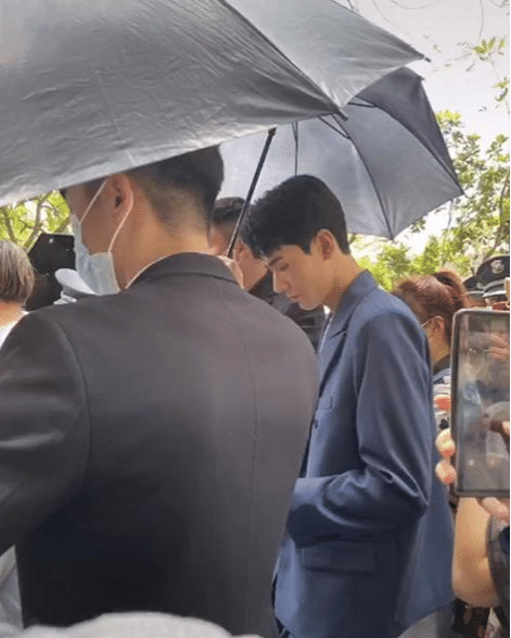 超185cm的男星现实中长啥样？彭冠英腿太长，龚俊又高又瘦