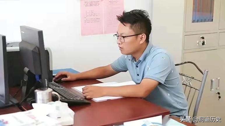 8年前江西两位“夺刀少年”因救全车人错过高考，如今怎么样了？