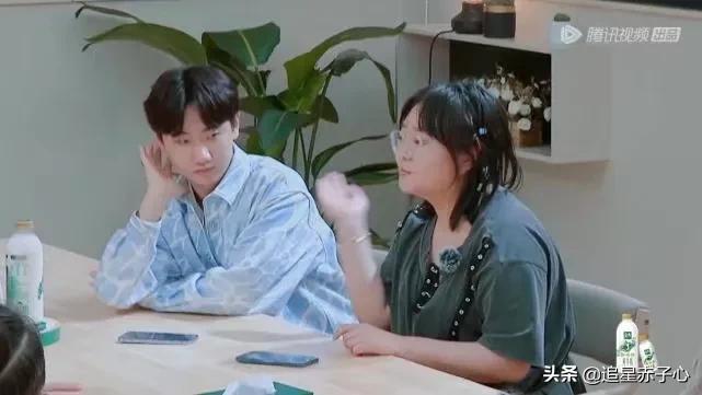 娱乐圈的感情果然都是假的，第一季拿你当宝儿，第二季弃你如草