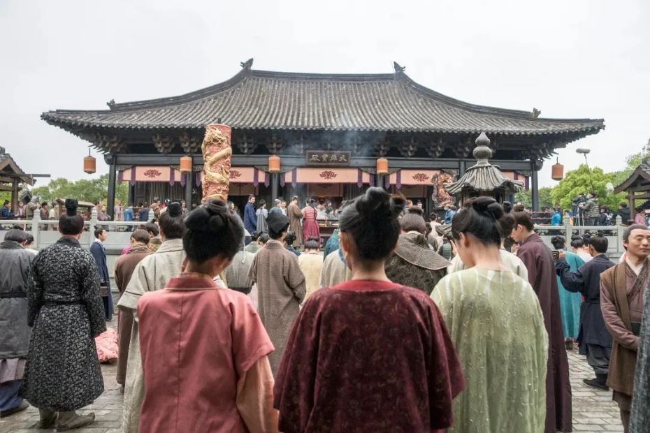 横店“20万群演”的现状：懒汉的天堂，疯子的乐园，光棍的世界