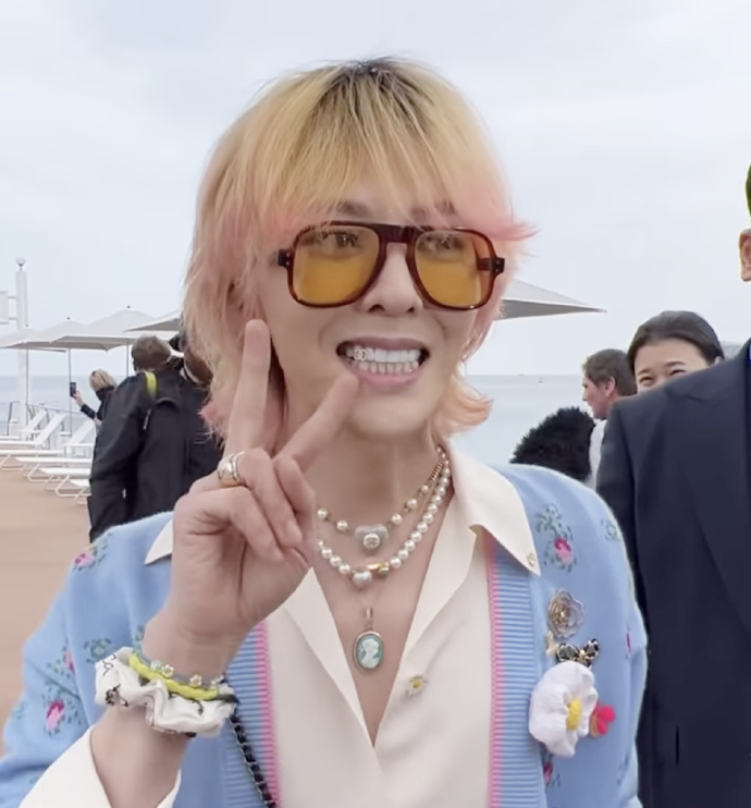 韩星出席时装周：泫雅男友辣眼，权志龙有“姨味”，朴宝剑头发油