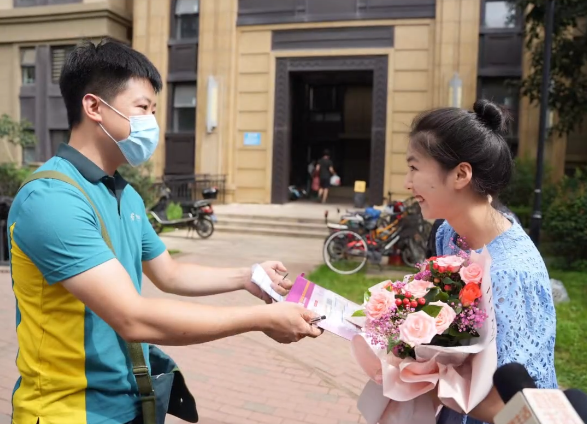 沈阳女生圆了清华梦，所选专业是清华王牌，父母的身份更令人羡慕