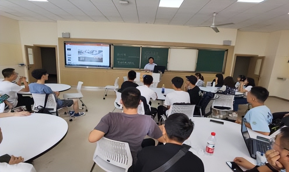 择校必看！全员保研资格+全员海外交流，电子科大“超火”专业值得关注！