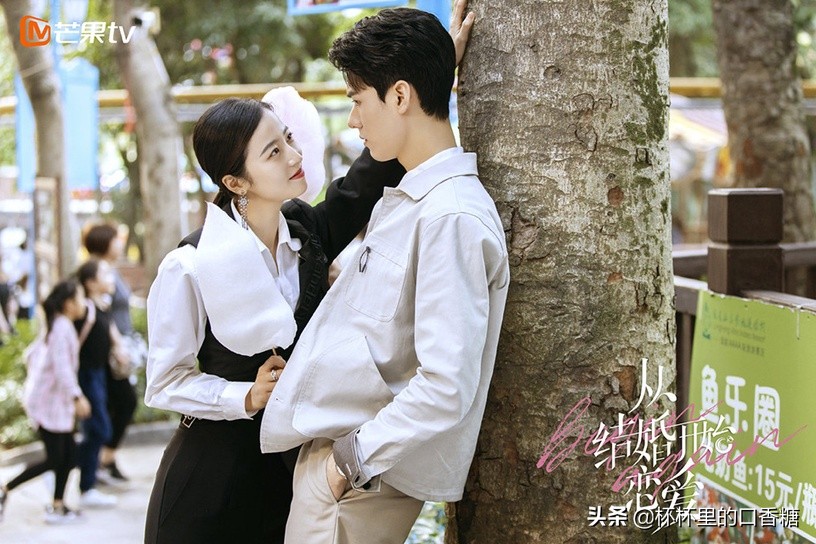 网推一集上瘾甜宠剧！《韫色过浓》首集就亲，《小确幸》23场吻戏