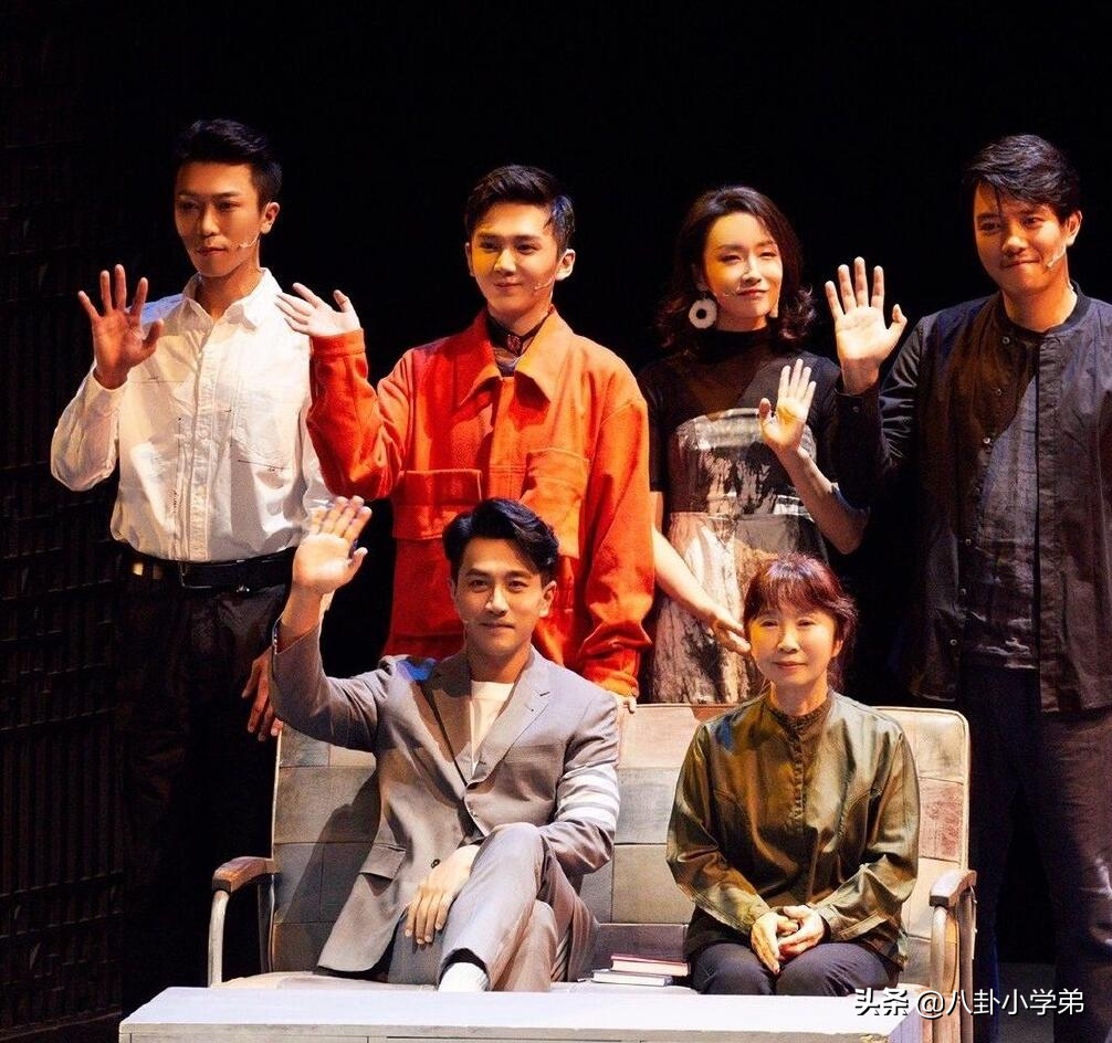 “冻龄男神”都是假的！脸肿僵硬、笑不出来，不服老是真的不行