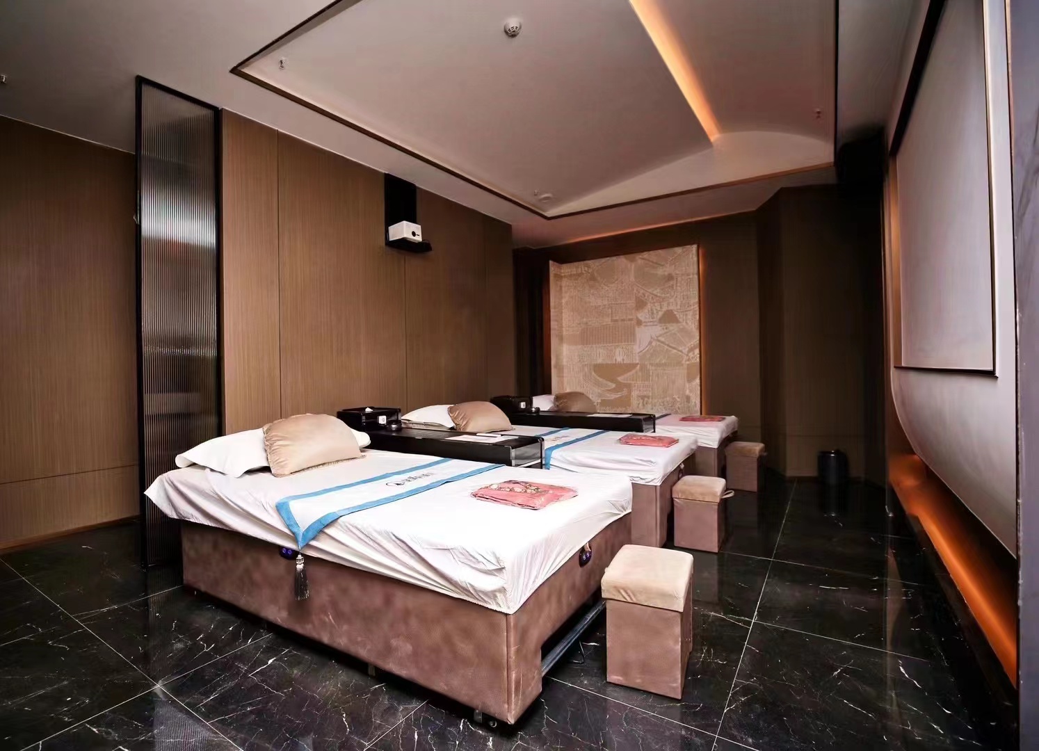 按摩界的黑马！足乐有道行政会馆落地大渡口