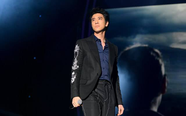 李靓蕾放锤了！晒出王力宏买水军凭证，怒斥他混肴视听操弄媒体