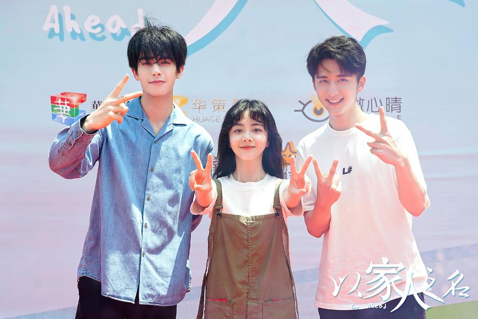 21岁韩国女星演小学生，与小8岁男孩合作，长相稚嫩毫无违和感