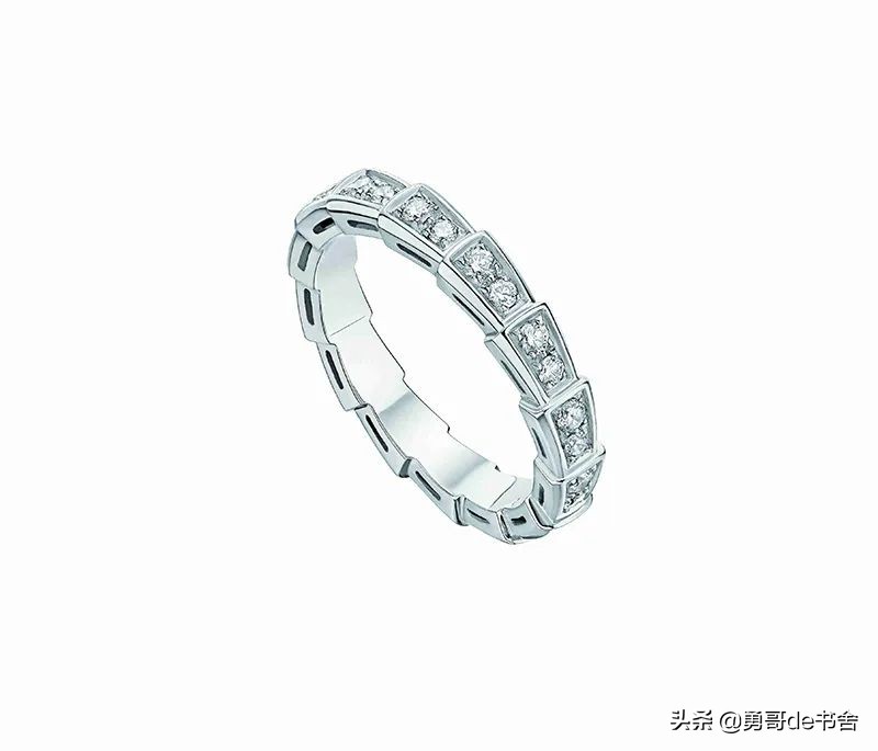 2022巴黎时装周最土CP出圈了！堪比欧阳娜娜搭上了宋小宝