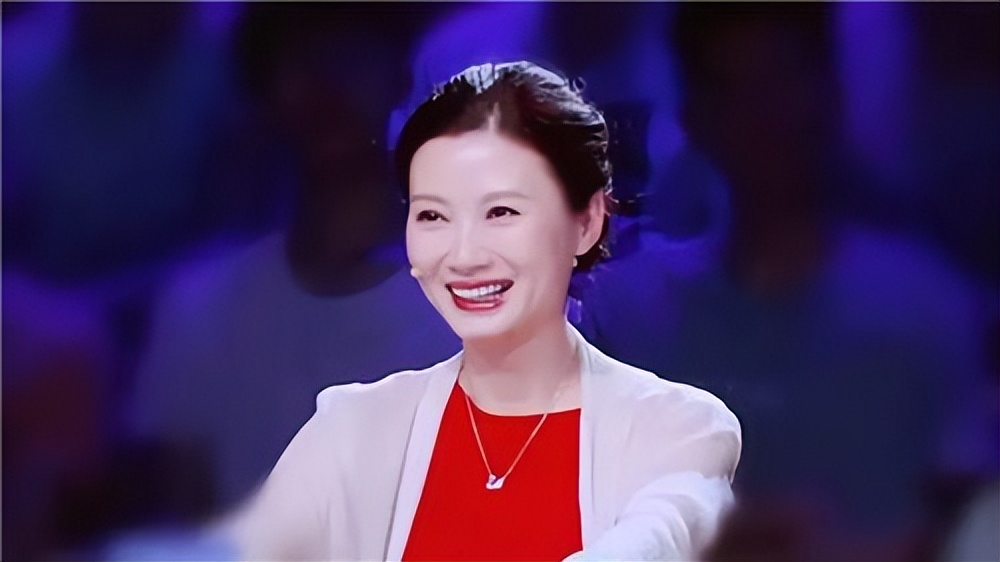 中南大学“最美”女神教师，颜值与才华齐飞，年近五十依旧美丽