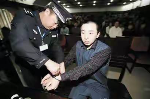 许霆案（15年前）