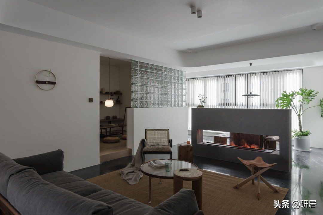 70后大叔的新家，不要门框和踢脚线，全屋化繁为简，氛围清净自然